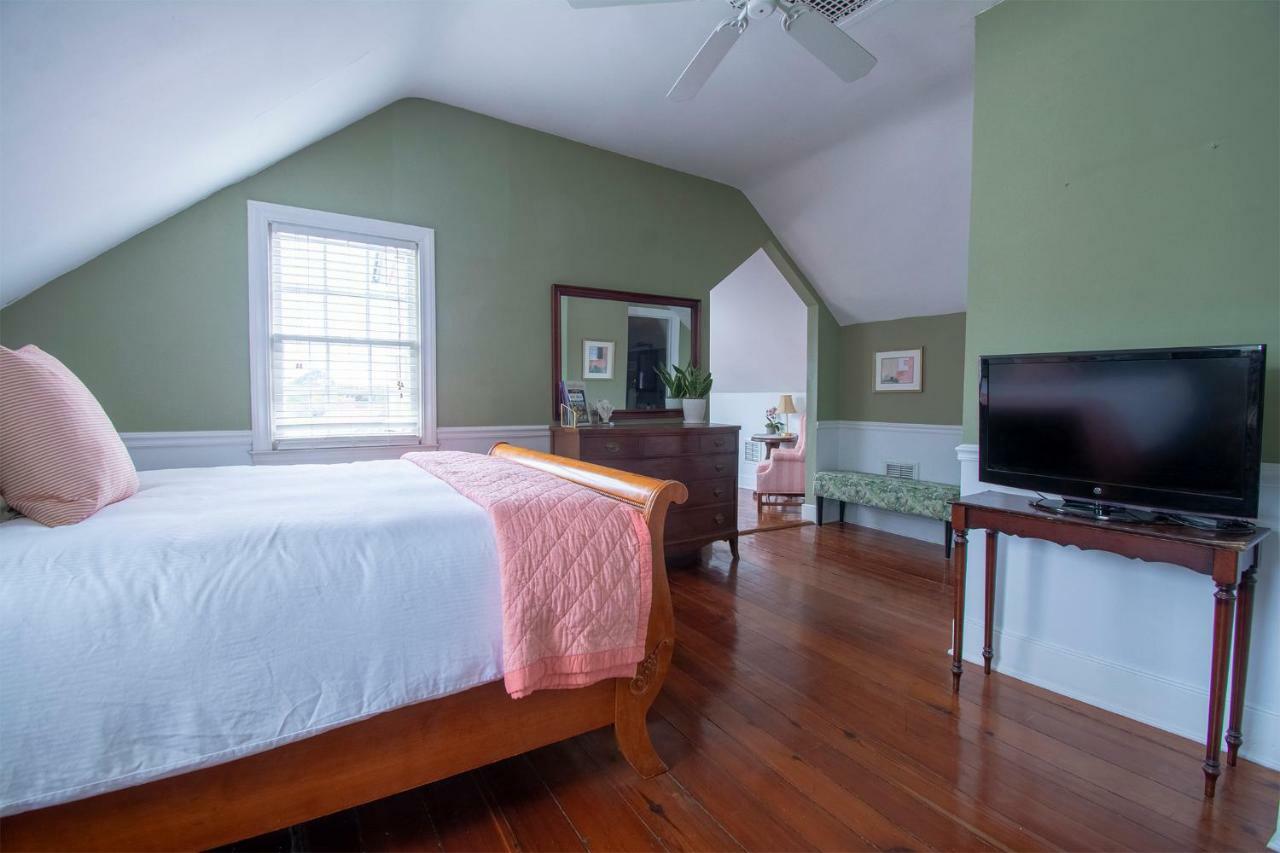 Daybed With Trundle In The Beautiful Ashley Inn 4 Blocks From King St Charleston Exterior photo